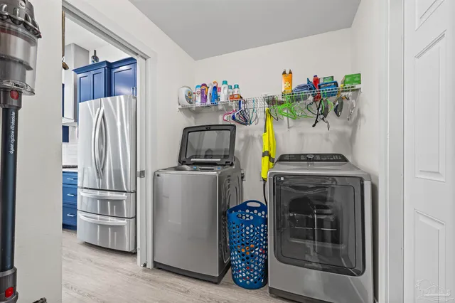 a picture of a very nice looking building