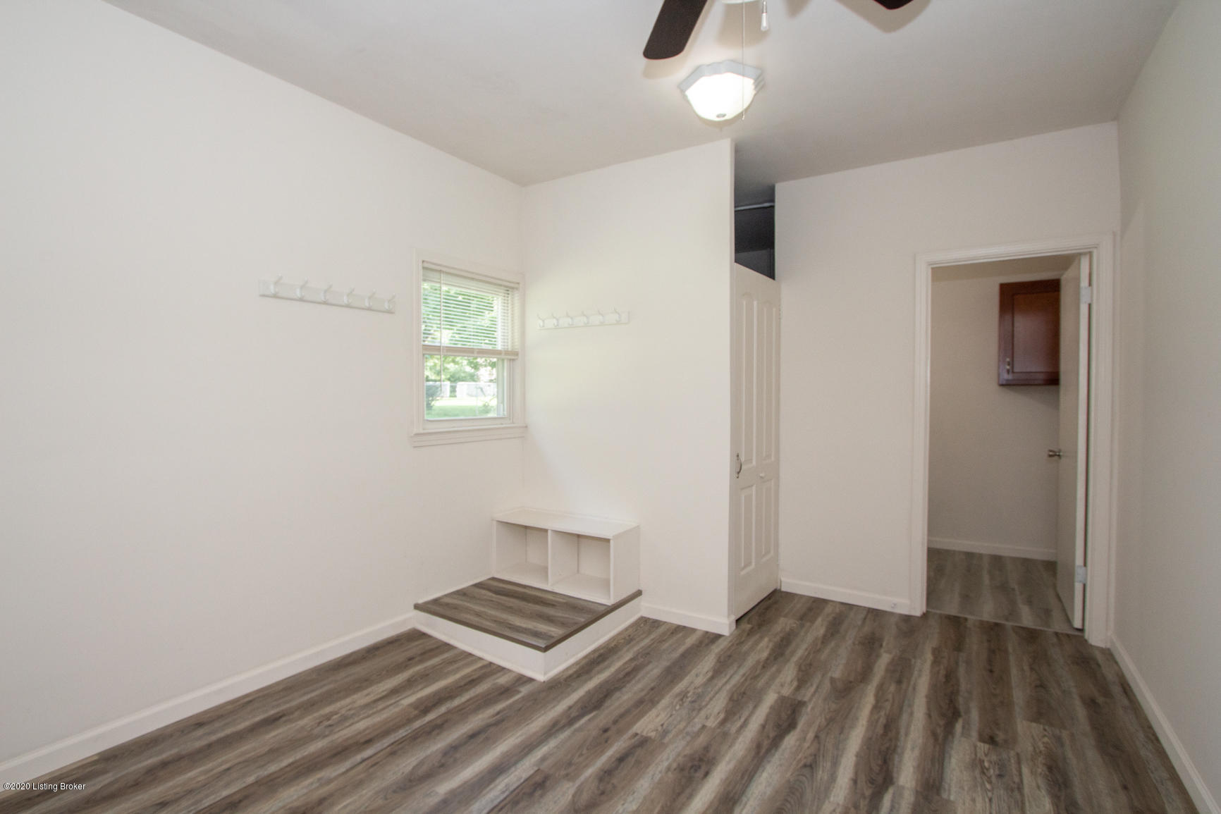 274 Stringer Lane Mount Washington, KY 40047 - Photo 24 of 27 Utility room - laundry room on left, half bath in back.