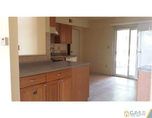 160 Evergreen Road, Unit 2B Edison, NJ 08837 - Photo 4 of 7 Gallery Image 4
