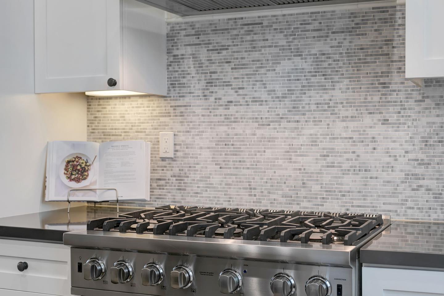 534 Fierro Loop Campbell, CA 95008 - Photo 20 of 55 a kitchen with a stove