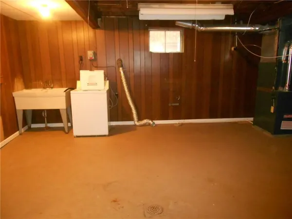 a view of a storage & utility room