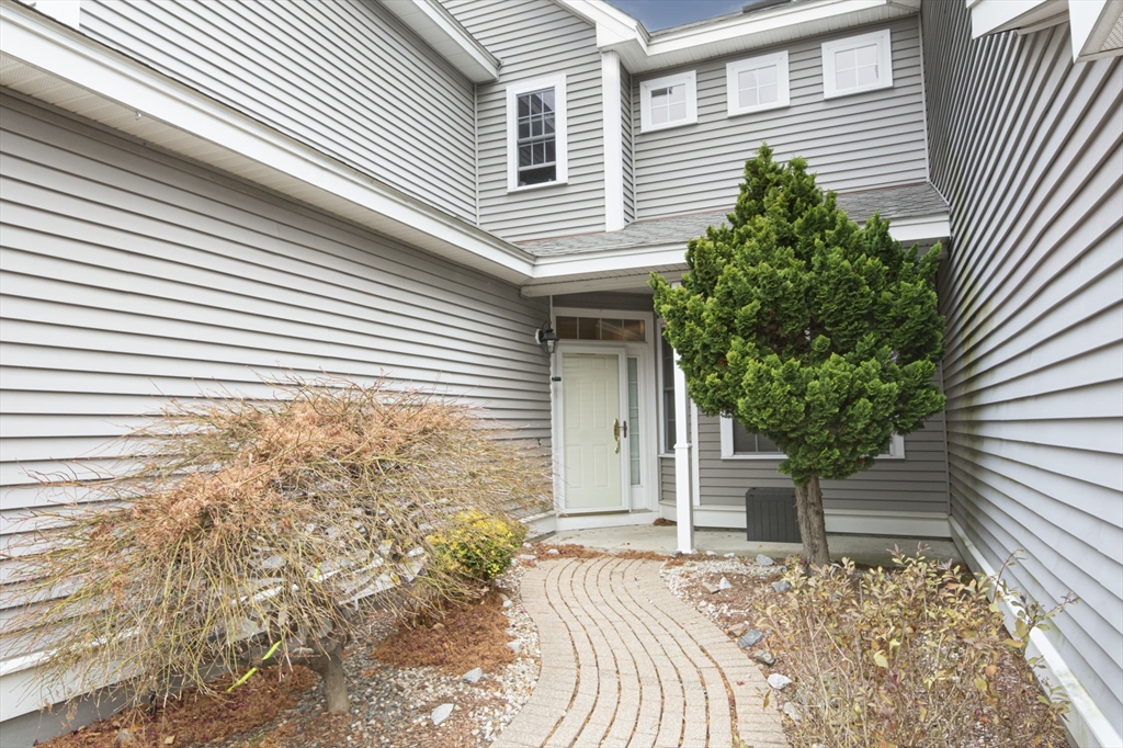 806 Ledgewood Way, Unit 806 Clinton, MA 01510 - Photo 2 of 39