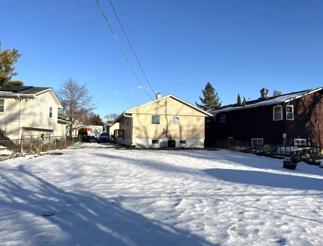 $299,900 | 1606 North Poplar Avenue, Round Lake Beach, IL 60073