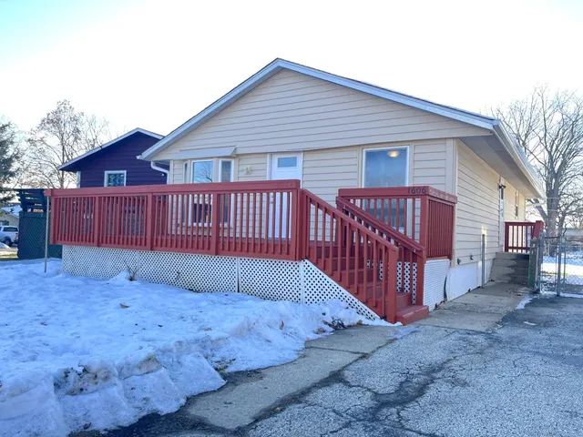 $299,900 | 1606 North Poplar Avenue, Round Lake Beach, IL 60073