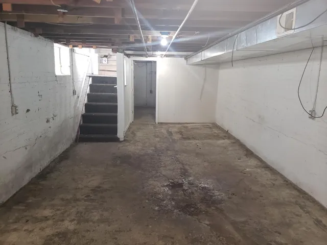 $1,200 | 758 West Huron Street, Pontiac, MI 48341