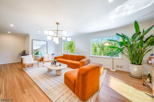 $1,795,000 | 250 Old Short Hills Road, Short Hills, NJ 07078