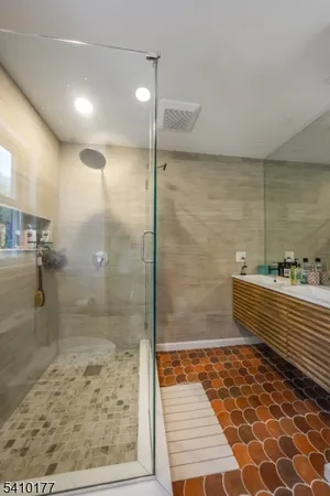 $1,795,000 | 250 Old Short Hills Road, Short Hills, NJ 07078