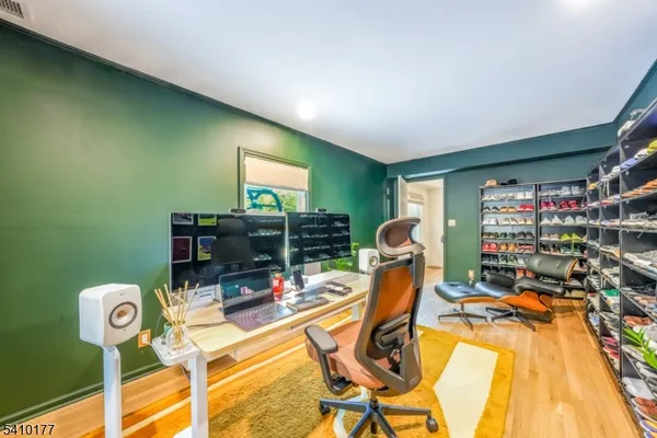 $1,795,000 | 250 Old Short Hills Road, Short Hills, NJ 07078