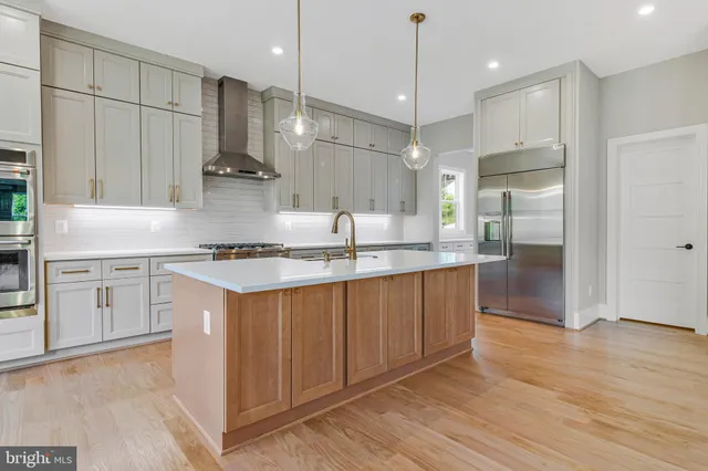 $2,660,000 | 2300 Meridian Street, Falls Church, VA 22046