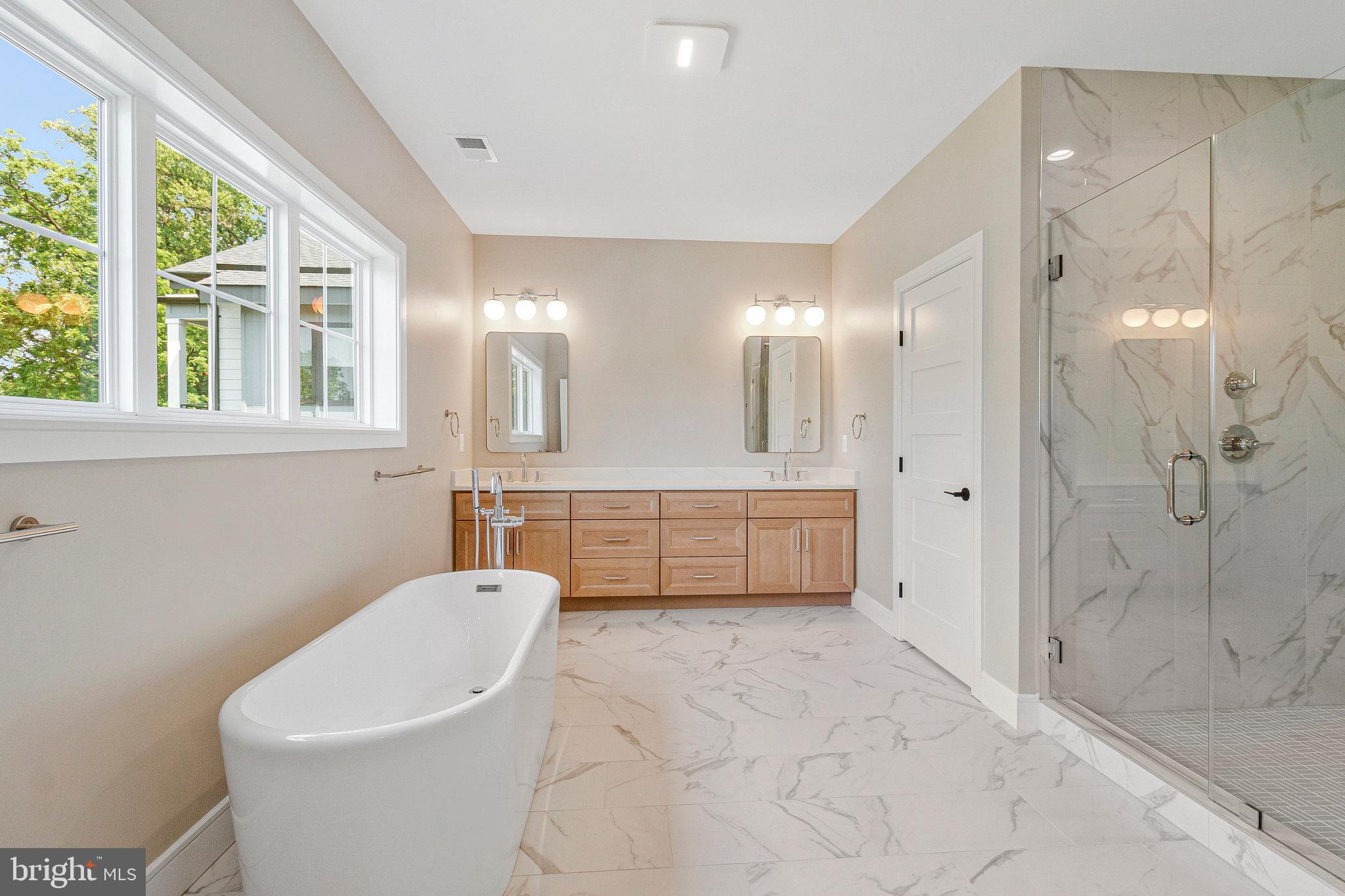 2300 Meridian Street Falls Church, VA 22046 - Photo 21 of 40 a bathroom with a toilet sink shower and mirror