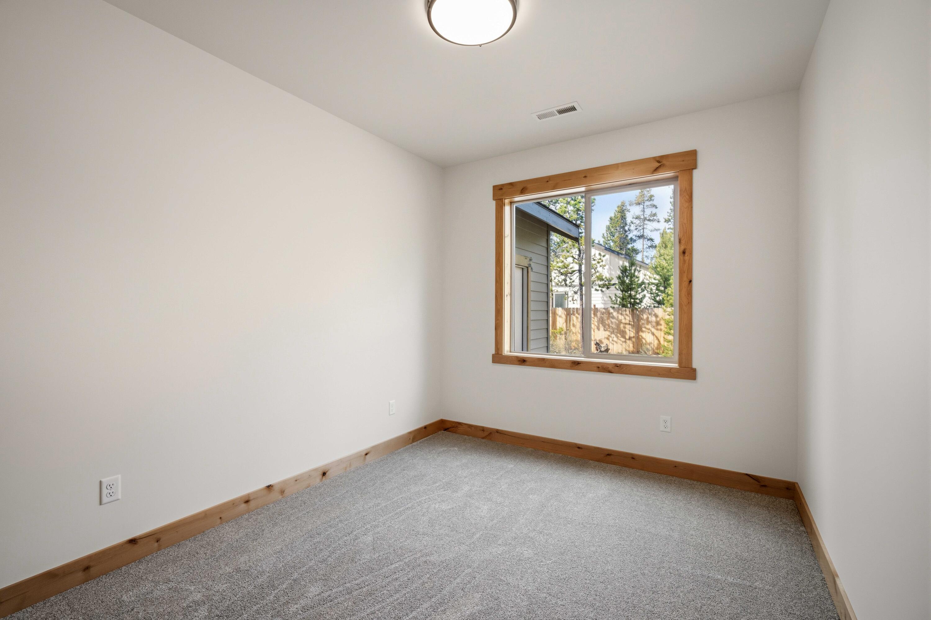 17146 Covina Road Bend, OR 97707 - Photo 35 of 65