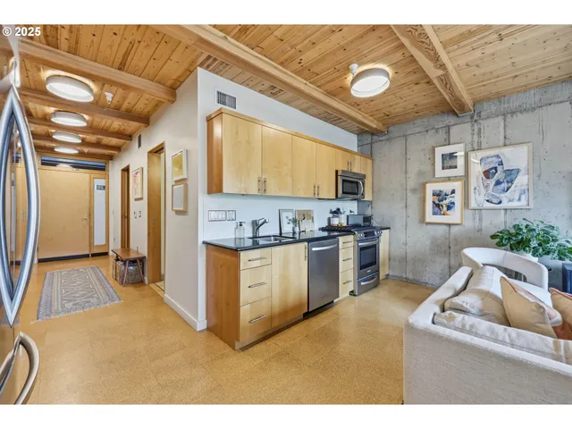 $339,000 | 4216 North Mississippi Avenue, Unit 211, Portland, OR 97217