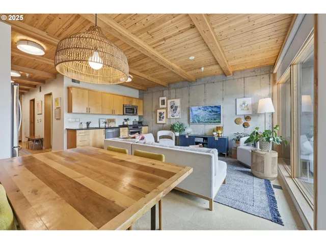 $339,000 | 4216 North Mississippi Avenue, Unit 211, Portland, OR 97217