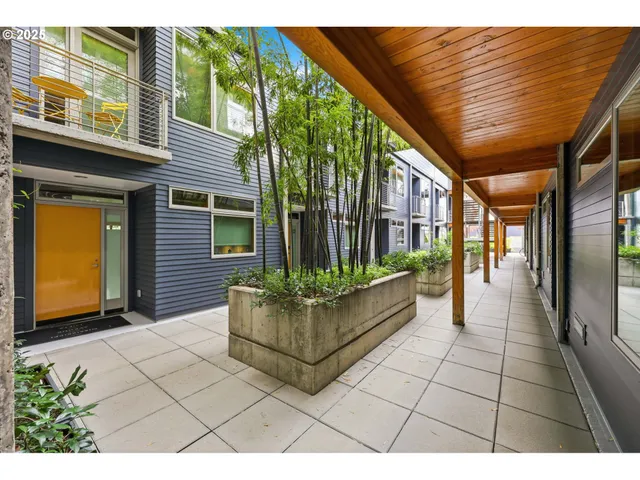 $339,000 | 4216 North Mississippi Avenue, Unit 211, Portland, OR 97217