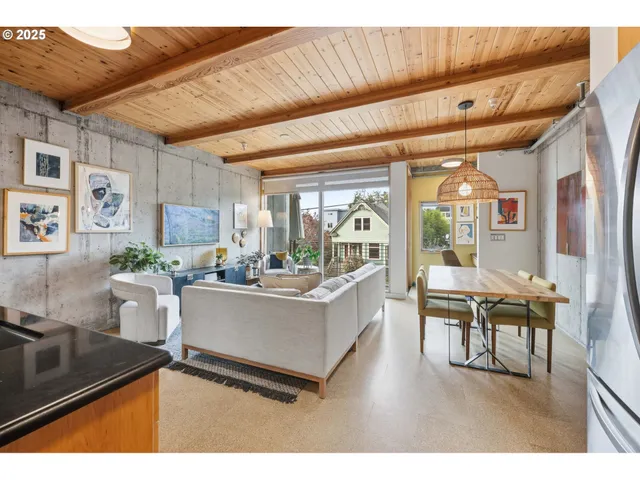 $339,000 | 4216 North Mississippi Avenue, Unit 211, Portland, OR 97217