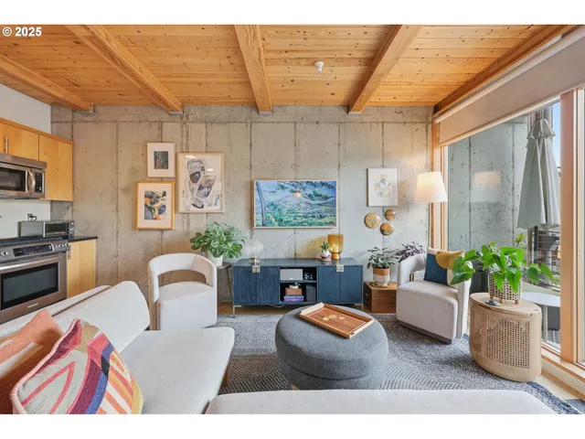 $339,000 | 4216 North Mississippi Avenue, Unit 211, Portland, OR 97217