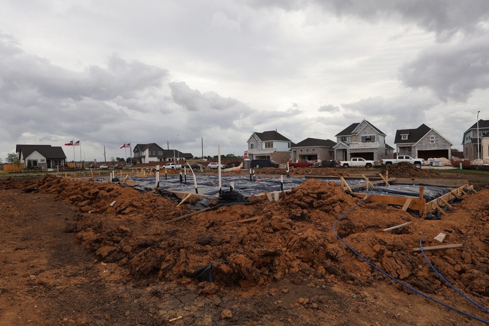 2706 Cottage Pk Drive Rosharon, TX 77583 - Photo 3 of 12 Every foundation at DWH is engineered and it’s inspected three times! We do not do “batch” testing. Rest easy knowing your foundation comes with a 10 year warranty.