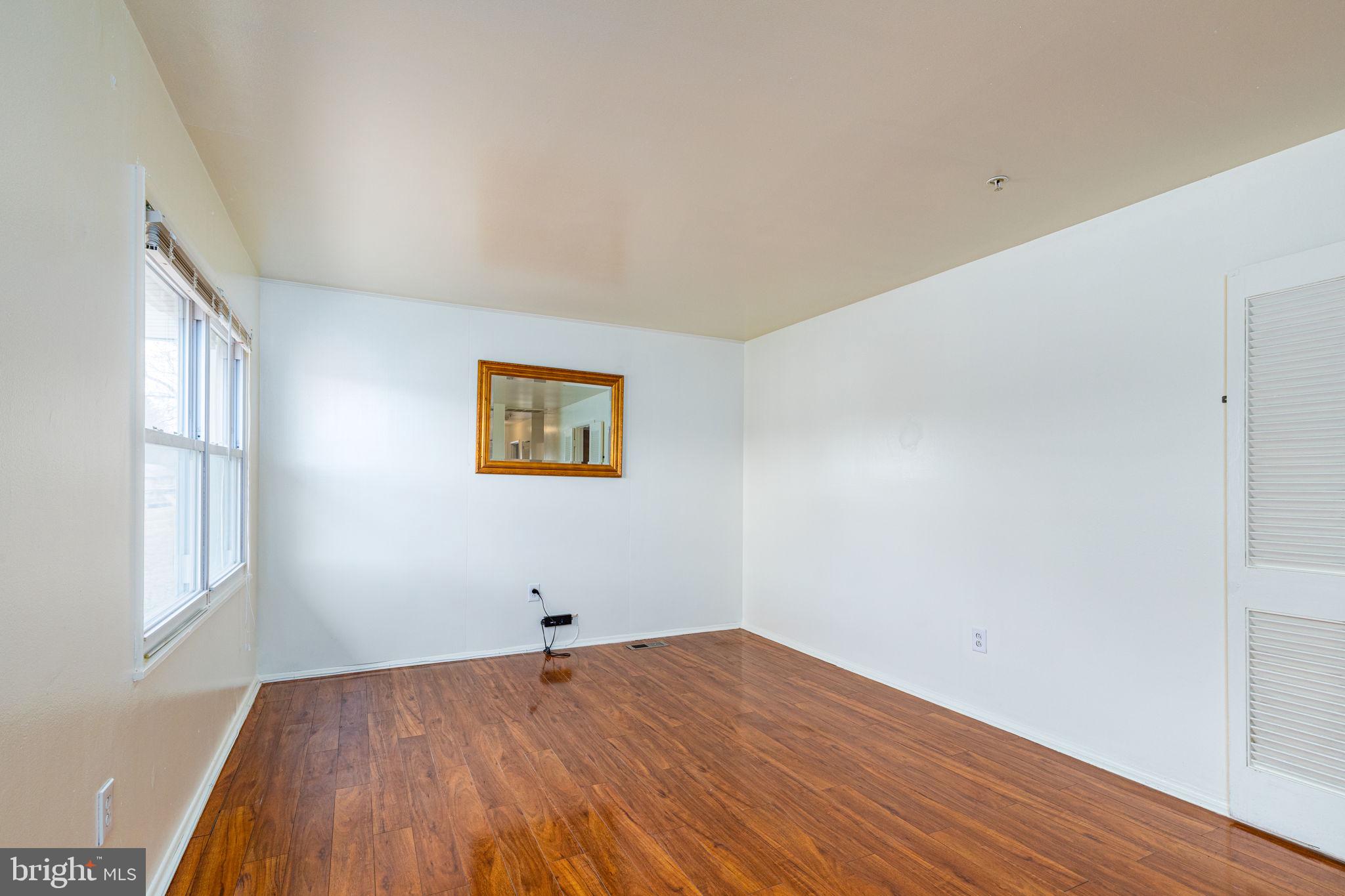 1911 Juniper Road Edgewood, MD 21040 - Photo 4 of 22 Living Room