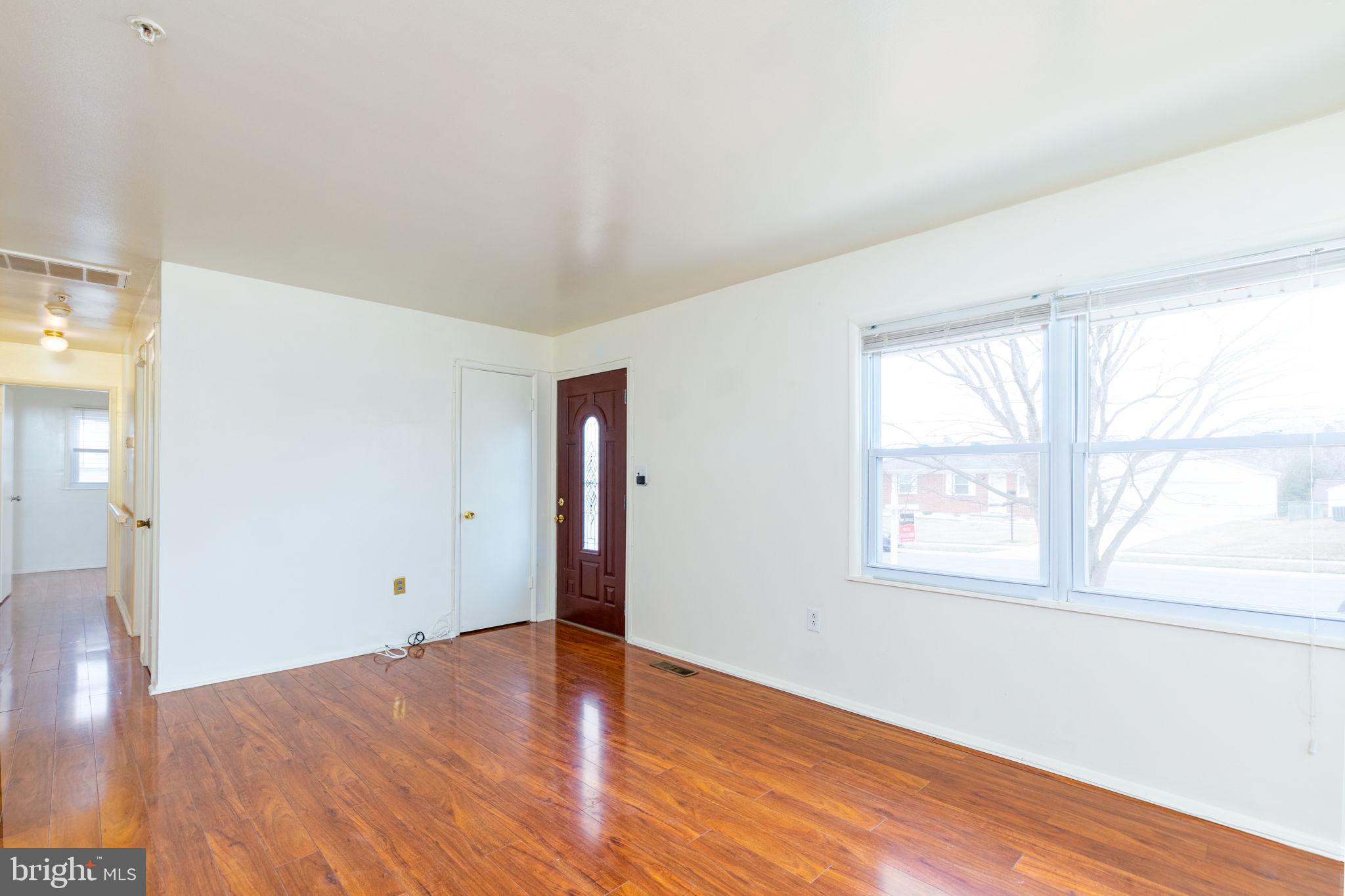 1911 Juniper Road Edgewood, MD 21040 - Photo 6 of 22 Living Room