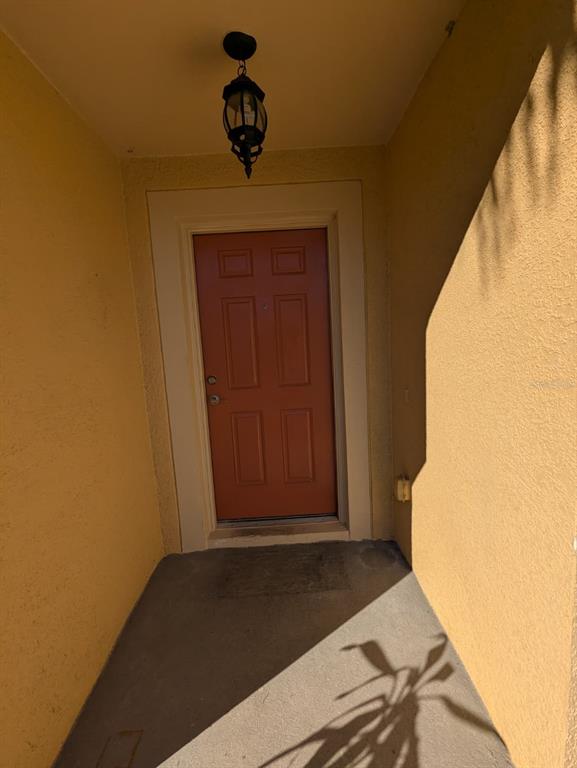 1538 Algonkin Loop Orlando, FL 32828 - Photo 3 of 48 a view of an entryway