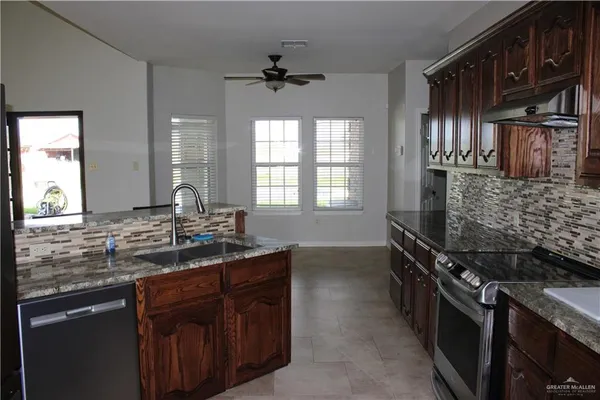 $850,000 | 375 West W Cr, Falfurrias, TX 78355