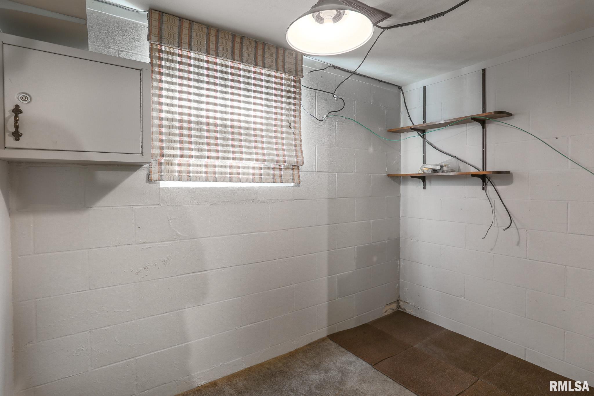1203 Springfield Road East Peoria, IL 61611 - Photo 27 of 29 Gallery Image 27