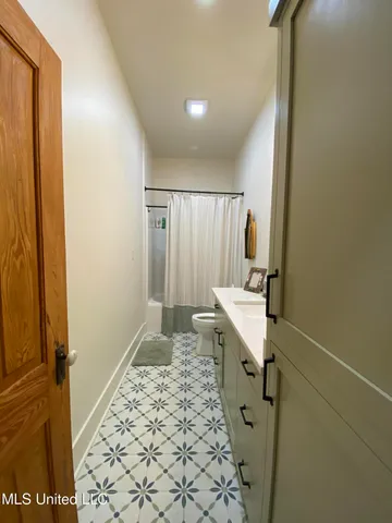 $400,000 | 11 Long Island Road, Poplarville, MS 39470