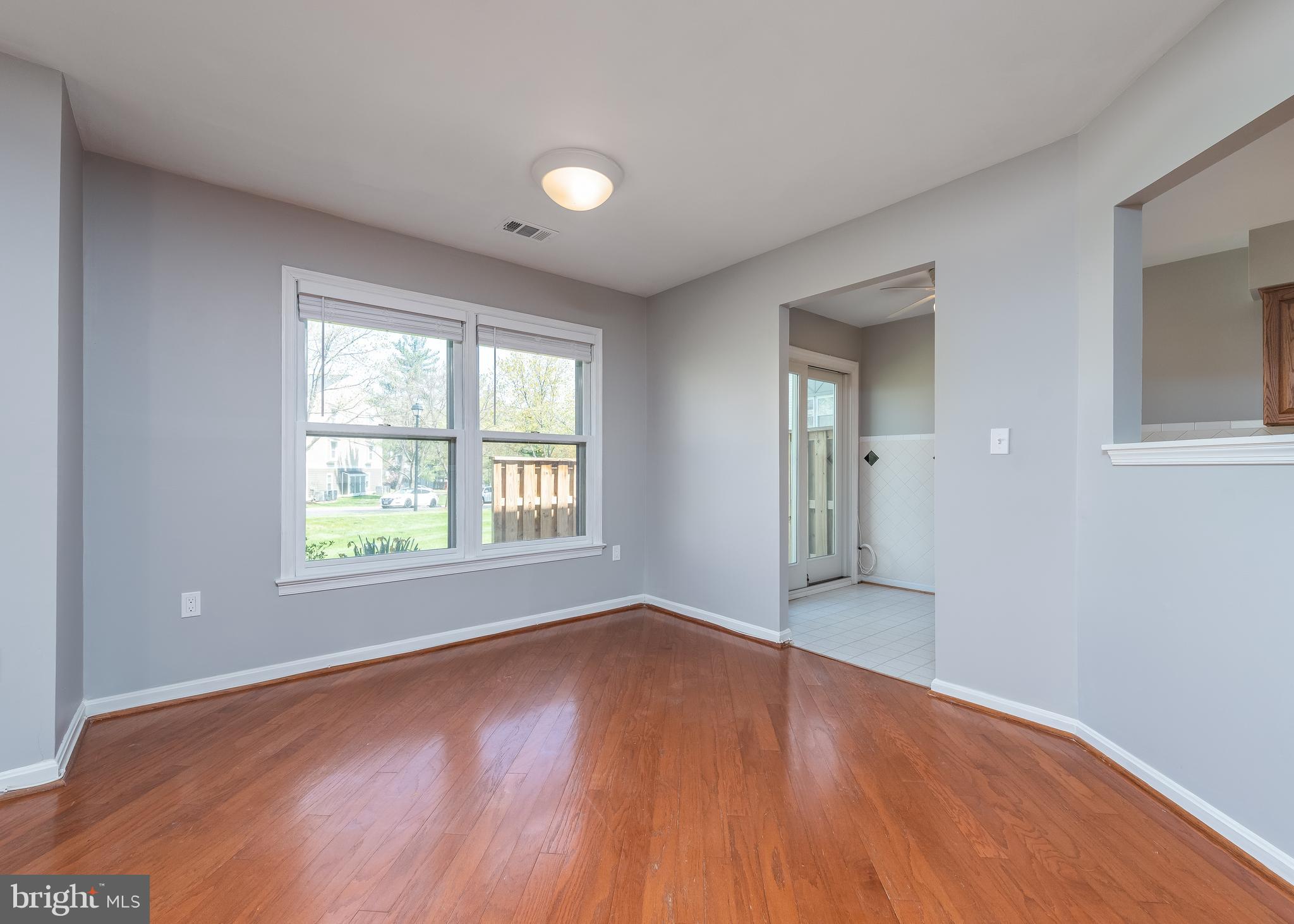 9423 Nicklaus Lane, Unit 59 Laurel, MD 20708 - Photo 5 of 21 Living Room