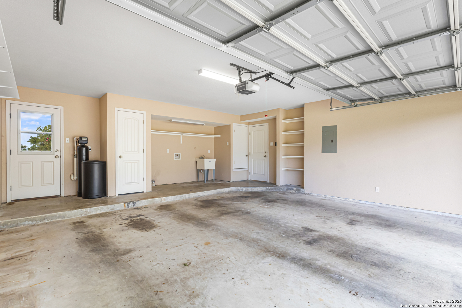 890 Live Oak Drive Spring Branch, TX 78070 - Photo 34 of 49 a view of a garage