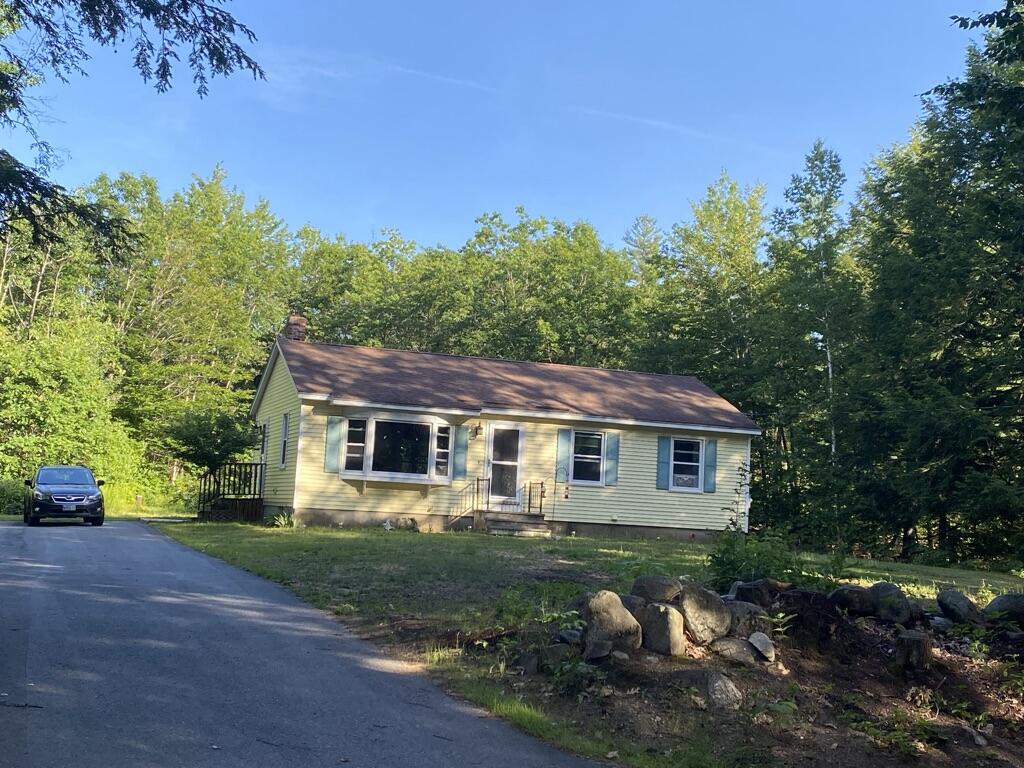 165 Blake Road Standish, ME 04084 - Photo 2 of 27 C05104E8-FF12-48E7-9849-587CD476E696_1_1