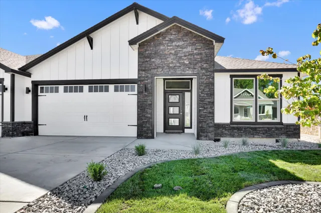 $506,850 | 30 North Country Club Drive, Unit 30, Deer Park, WA 99006