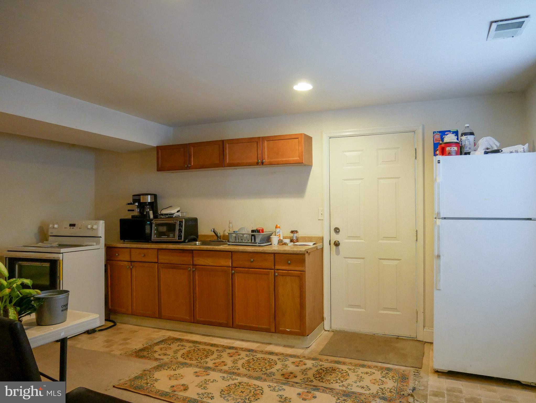 10409 Colesville Road Silver Spring, MD 20901 - Photo 25 of 30 Lower level kitchenette
