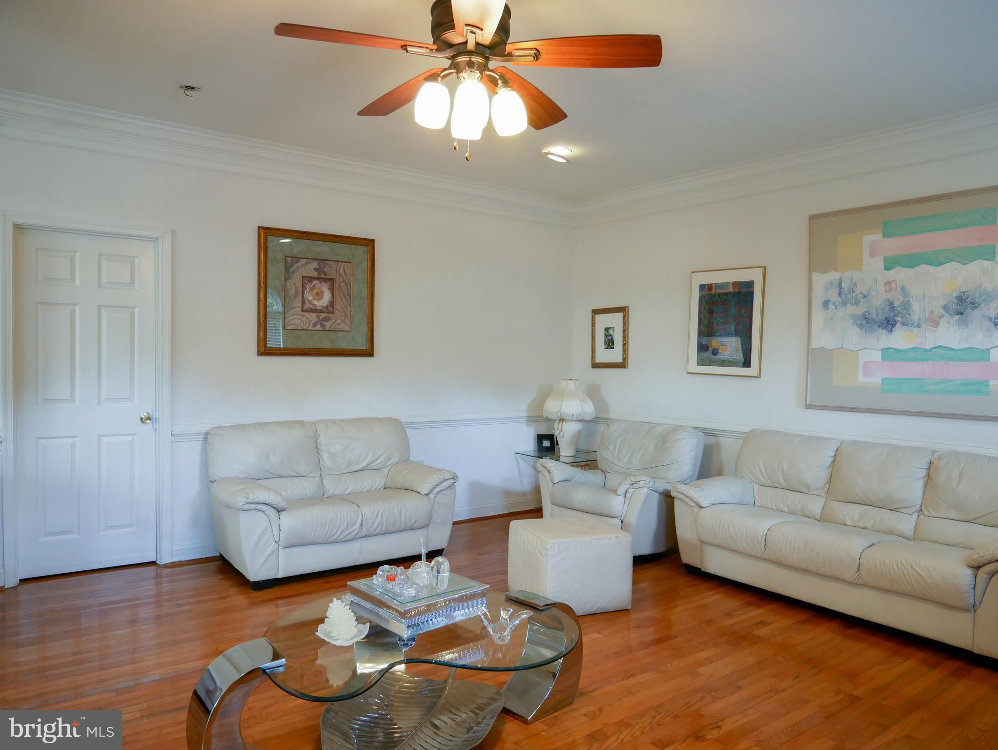 10409 Colesville Road Silver Spring, MD 20901 - Photo 10 of 30 Family Room