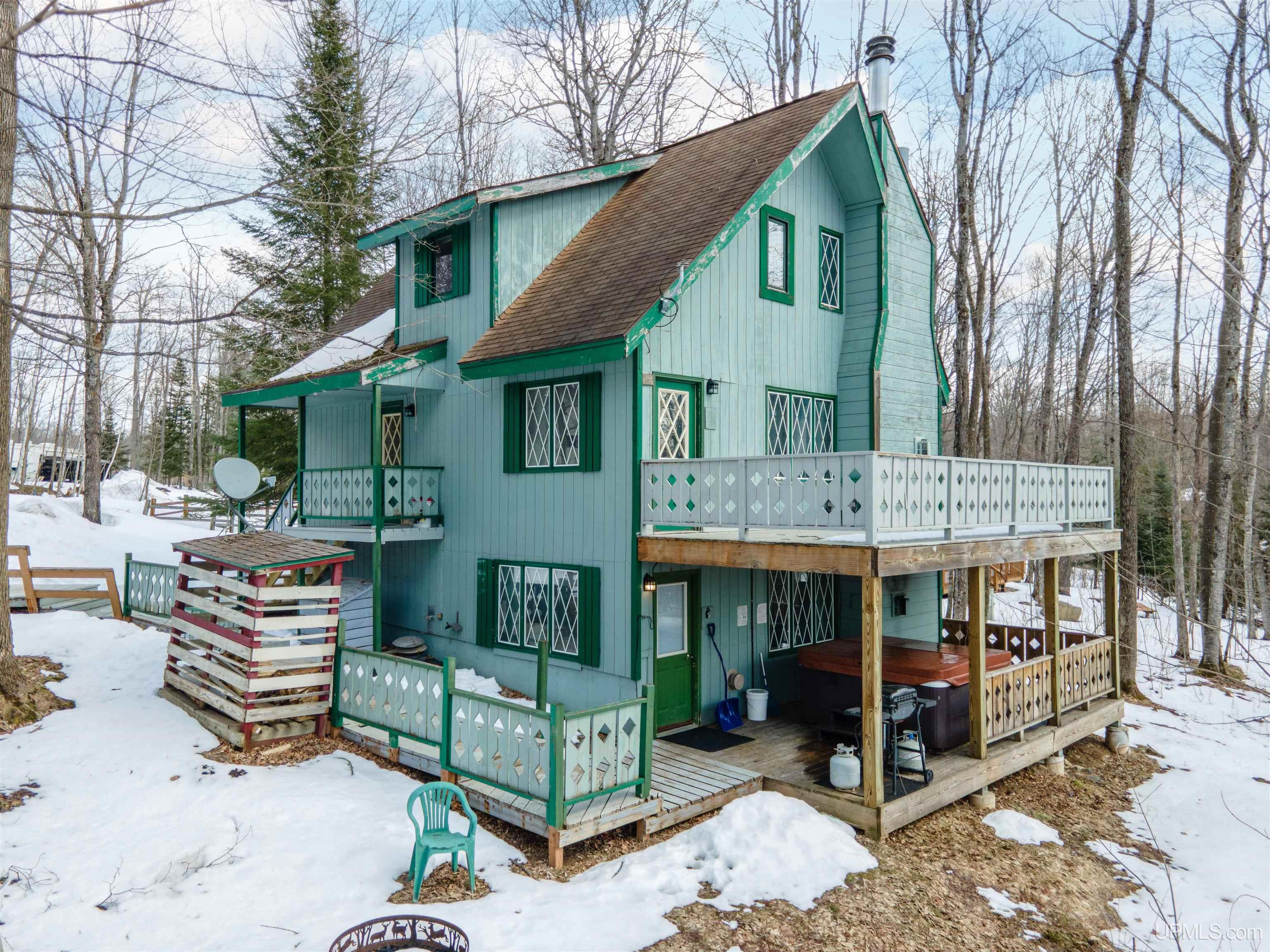 111 Little Deer Road Iron River, MI 49935 - Photo 1 of 39