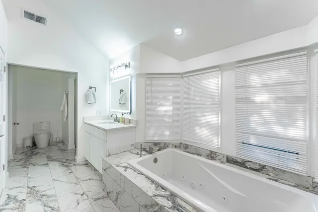 $829,900 | 120 Pratt Boulevard, Schaumburg, IL 60193