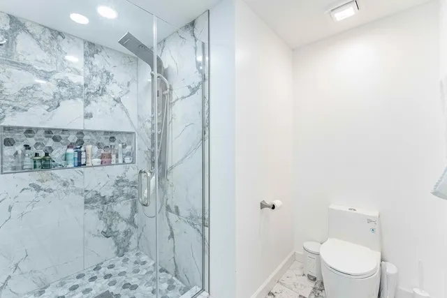 $829,900 | 120 Pratt Boulevard, Schaumburg, IL 60193