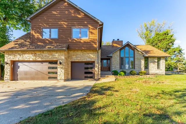 $829,900 | 120 Pratt Boulevard, Schaumburg, IL 60193