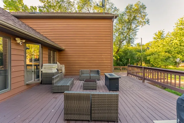 $829,900 | 120 Pratt Boulevard, Schaumburg, IL 60193