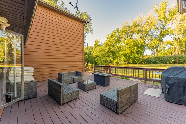 $829,900 | 120 Pratt Boulevard, Schaumburg, IL 60193