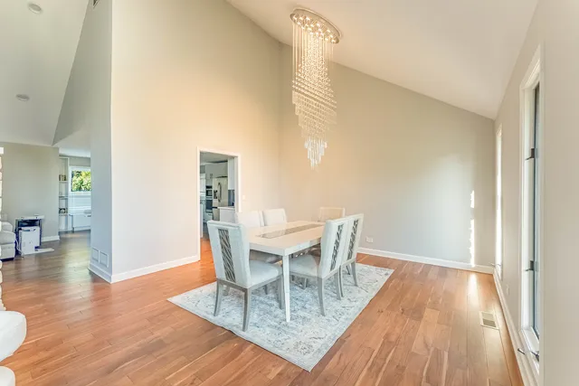 $829,900 | 120 Pratt Boulevard, Schaumburg, IL 60193