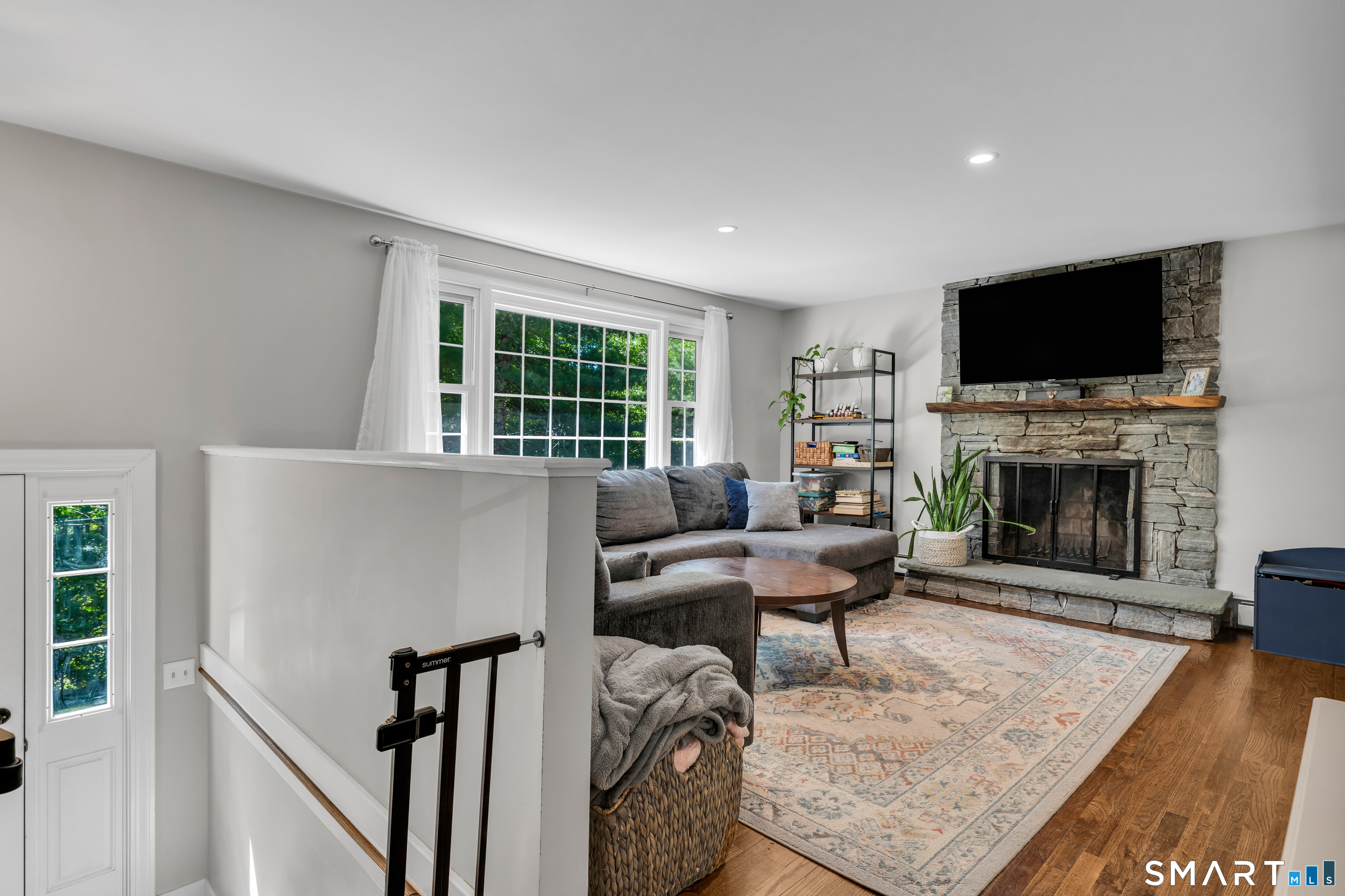 339 Boston Post Road East Lyme, CT 06333 - Photo 8 of 40