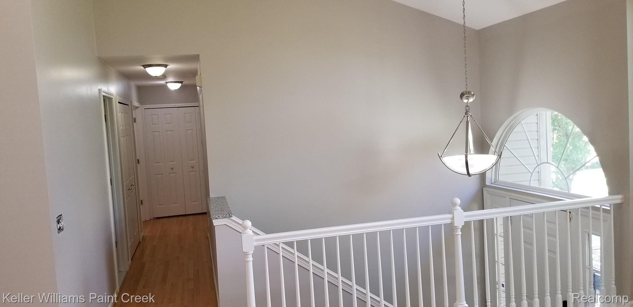 102 Eagle Ridge Road Lake Orion, MI 48360 - Photo 13 of 24 Stairway.jpg