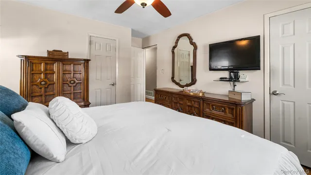 $599,999 | 2880 Brookfield Drive, Yorktown Heights, NY 10598