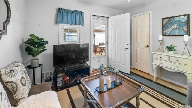 $599,999 | 2880 Brookfield Drive, Yorktown Heights, NY 10598