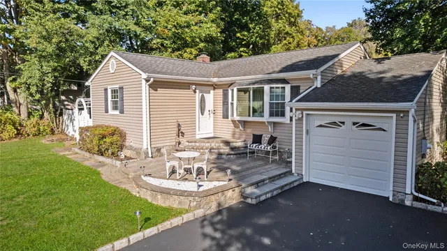 $599,999 | 2880 Brookfield Drive, Yorktown Heights, NY 10598