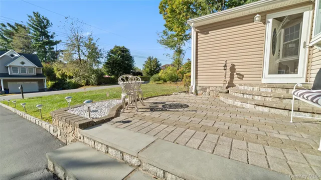 $599,999 | 2880 Brookfield Drive, Yorktown Heights, NY 10598