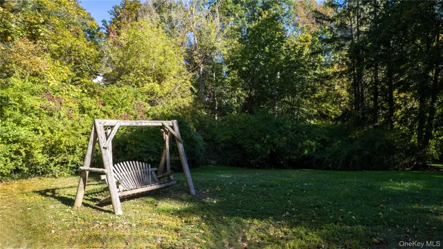 $599,999 | 2880 Brookfield Drive, Yorktown Heights, NY 10598