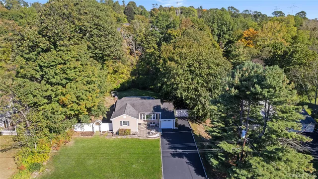 $599,999 | 2880 Brookfield Drive, Yorktown Heights, NY 10598