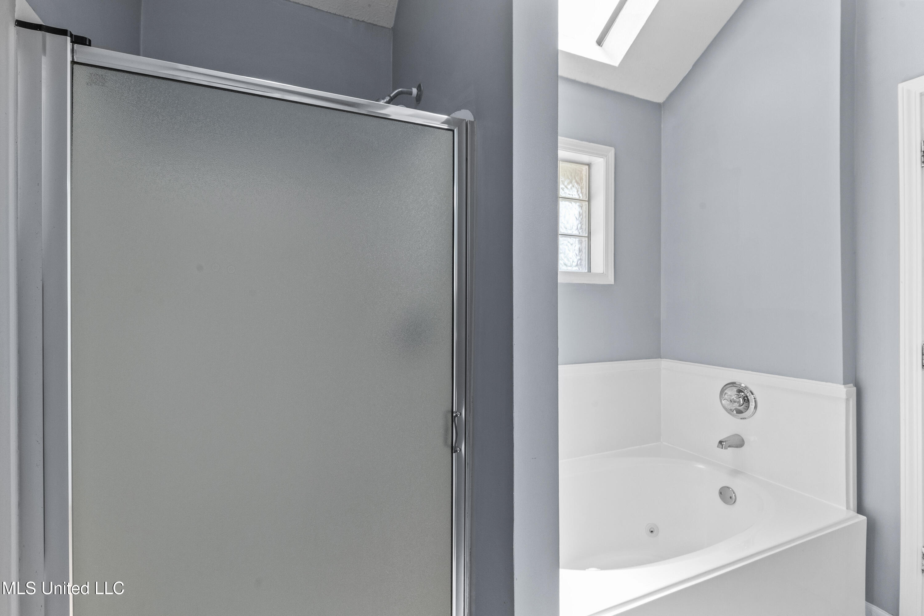 128 Hunters Row Madison, MS 39110 - Photo 11 of 23 61E2B00F-0BC5-451C-9CAD-BE9604D7FD2E