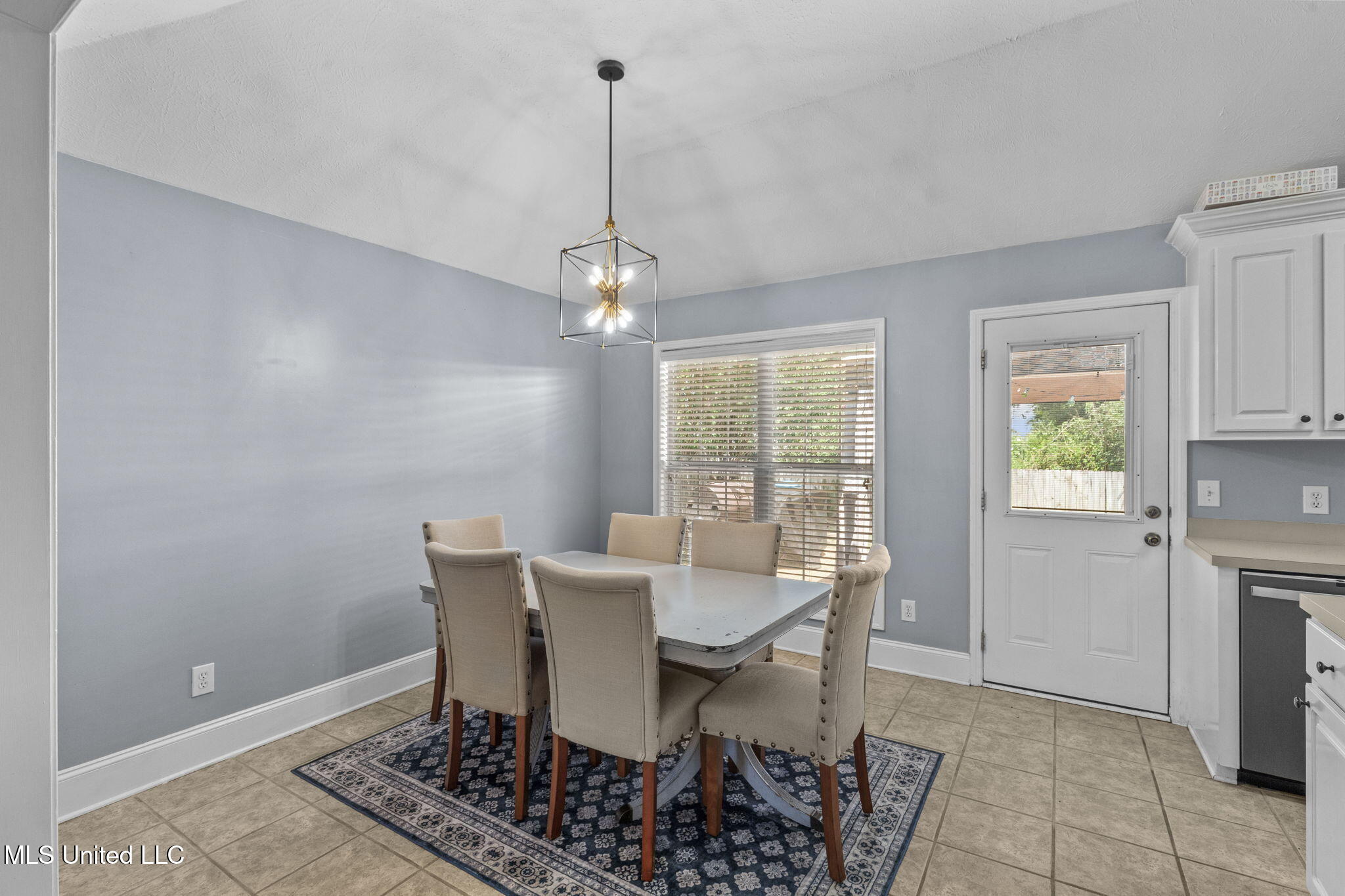 128 Hunters Row Madison, MS 39110 - Photo 6 of 23 EDB70C91-ECB5-42FD-960B-DB6CE864EA78